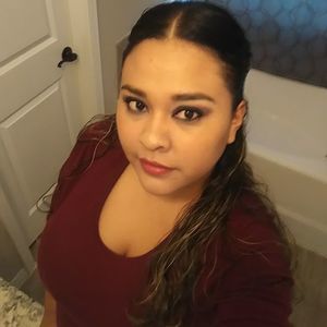 Meet your Posher, Elena